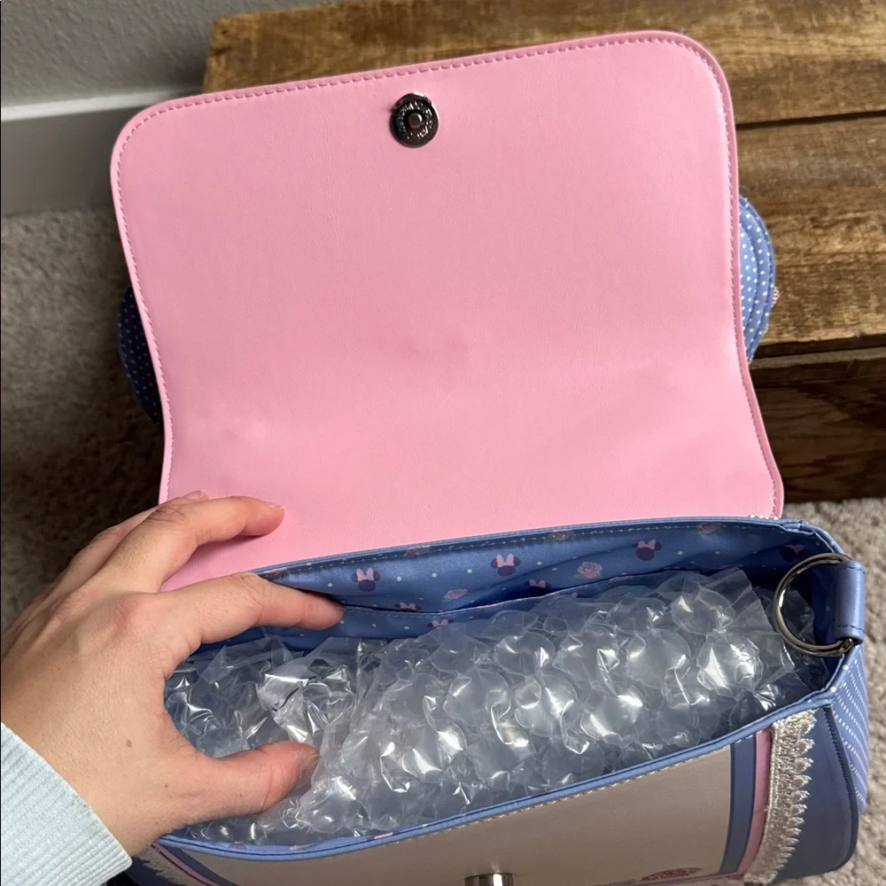 NWT Loungefly Disney Minnie Mouse Floral and Lace Crossbody Bag - Picture 6 of 6